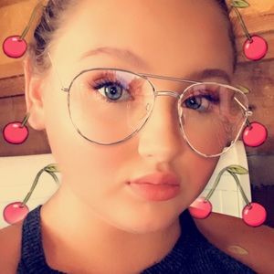 Meet your Posher, Lindsey